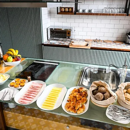 6/4 De Alojamento de Acomodação e Pequeno-almoço 3*