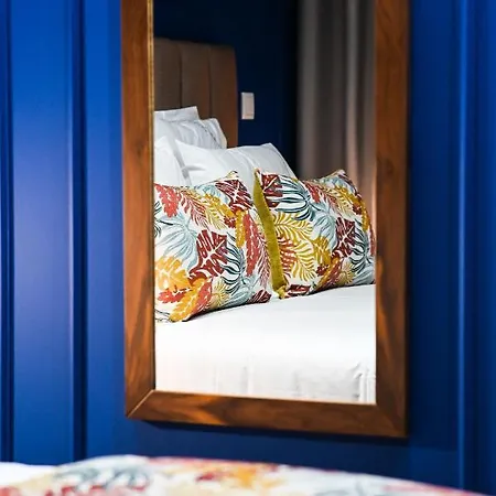 Alojamento de Acomodação e Pequeno-almoço 6/4 De 3*