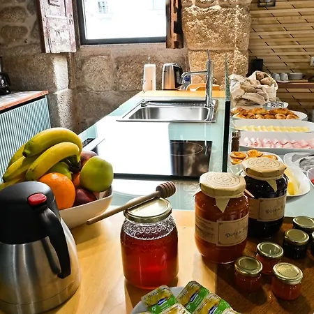 Alojamento de Acomodação e Pequeno-almoço 6/4 De 3*